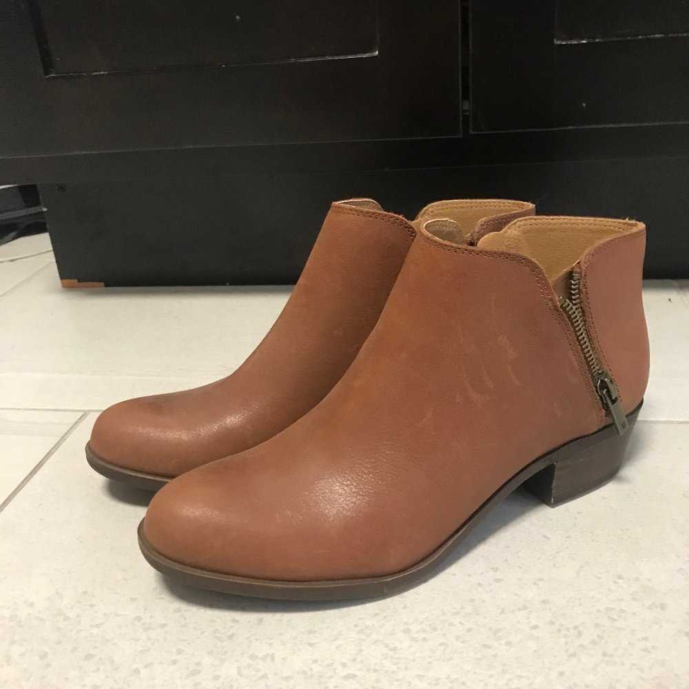 Lucky Brand Tan Brown Booties Size 7.5 BRAND NEW